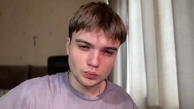 Snapshot of superfluboy_ chatting on October 18, 9:21 am superfluboy online show from October 18, 9:21 am