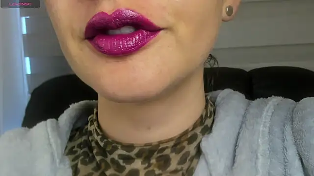 Snapshot of queen_fetish chatting on April 10, 6:45 pm queen fetish online show from April 10, 6:45 pm