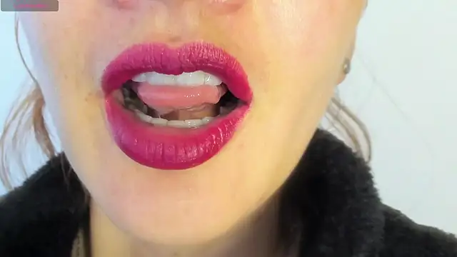 Snapshot of queen_fetish chatting on April 15, 8:09 pm queen fetish online show from April 15, 8:09 pm