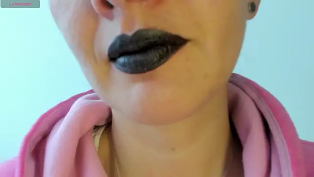 Snapshot of queen_fetish chatting on April 23, 2:30 pm queen fetish online show from April 23, 2:30 pm