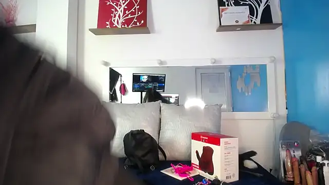 Snapshot of CarolRodriguez_ chatting on January 11, 2:15 pm CarolRodriguez online show from January 11, 2:15 pm