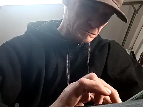 Snapshot of ironwood420 chatting on December 17, 2:33 pm ironwood420 online show from December 17, 2:33 pm