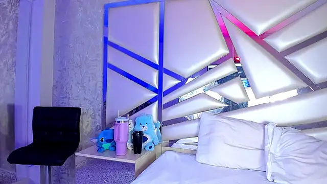 Snapshot of Miia002 chatting on October 29, 4:37 am Miia002 online show from October 29, 4:37 am