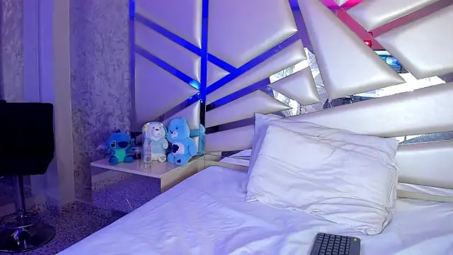 Snapshot of Miia002 chatting on November 1, 4:25 am Miia002 online show from November 1, 4:25 am