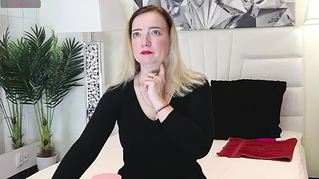 Snapshot of BarbieeAnn chatting on December 27, 5:09 am BarbieeAnn online show from December 27, 5:09 am