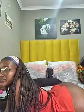 Snapshot of Bustygoddess32 chatting on January 5, 11:37 am Bustygoddess32 online show from January 5, 11:37 am