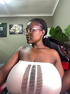 Snapshot of Bustygoddess32 chatting on January 23, 8:57 am Bustygoddess32 online show from January 23, 8:57 am