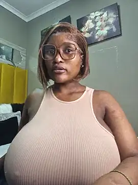 Snapshot of Bustygoddess32 chatting on March 7, 6:24 am Bustygoddess32 online show from March 7, 6:24 am