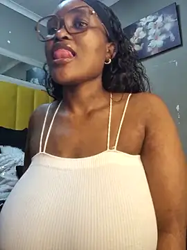 Snapshot of Bustygoddess32 chatting on March 20, 8:53 am Bustygoddess32 online show from March 20, 8:53 am