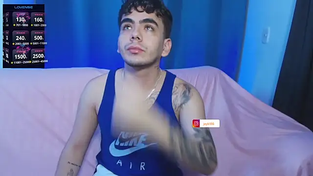 Snapshot of Jey_keler1 chatting on July 3, 3:57 am Jey keler1 online show from July 3, 3:57 am
