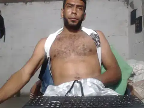 Snapshot of erik_alexander chatting on January 16, 6:25 am erik alexander online show from January 16, 6:25 am