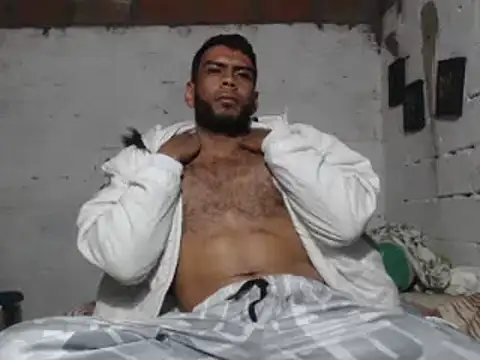 Snapshot of erik_alexander chatting on January 17, 6:26 am erik alexander online show from January 17, 6:26 am