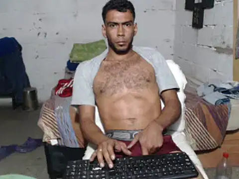 Snapshot of erik_alexander chatting on February 6, 7:35 am erik alexander online show from February 6, 7:35 am