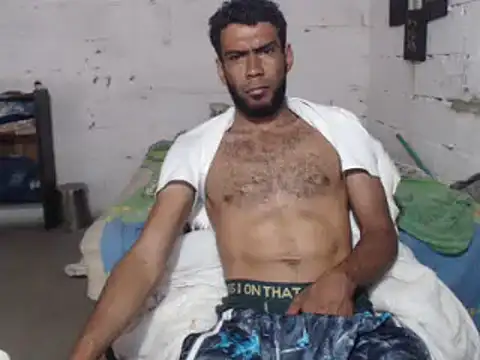 Snapshot of erik_alexander chatting on March 5, 12:44 pm erik alexander online show from March 5, 12:44 pm