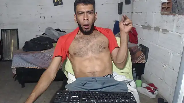 Snapshot of erik_alexander chatting on October 27, 3:32 am erik alexander online show from October 27, 3:32 am