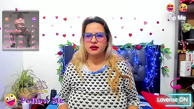 Snapshot of hazel_34 chatting on October 23, 8:24 am hazel 34 online show from October 23, 8:24 am