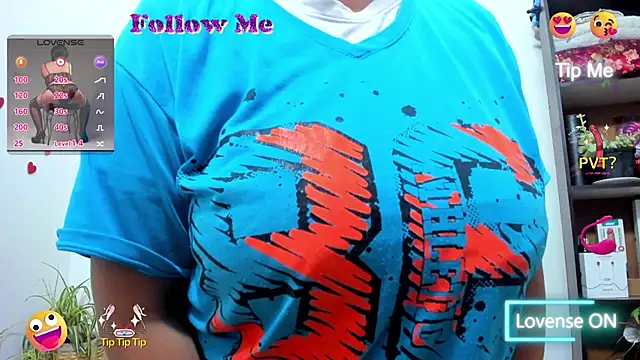 Snapshot of hazel_34 chatting on October 28, 8:29 am hazel 34 online show from October 28, 8:29 am