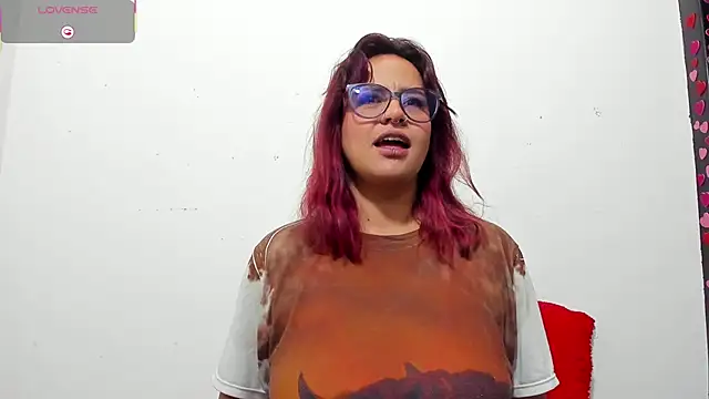 Snapshot of hazel_34 chatting on February 28, 10:05 am hazel 34 online show from February 28, 10:05 am