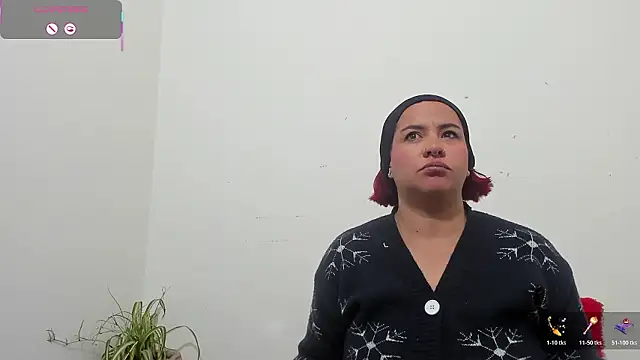 Snapshot of hazel_34 chatting on March 13, 8:54 am hazel 34 online show from March 13, 8:54 am