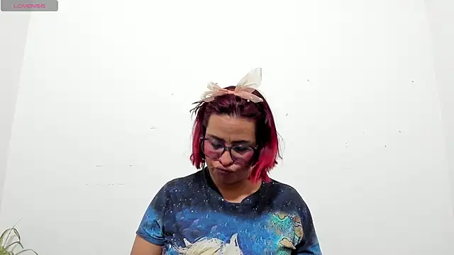 Snapshot of hazel_34 chatting on March 31, 8:48 am hazel 34 online show from March 31, 8:48 am