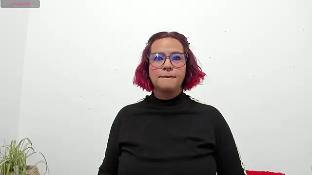 Snapshot of hazel_34 chatting on April 1, 8:48 am hazel 34 online show from April 1, 8:48 am