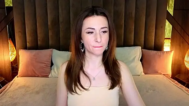 KimmmLi online show from October 8, 1:09 pm