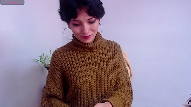 Hannaaaa   online show from December 19, 4:35 pm