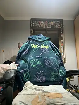 S921993 online show from October 16, 8:43 pm