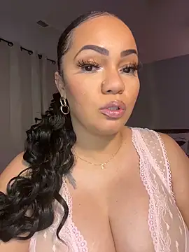 Snapshot of DestineeJayde chatting on February 20, 6:26 am DestineeJayde online show from February 20, 6:26 am