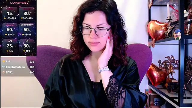 Snapshot of vaders_daughter chatting on February 15, 9:00 pm vaders daughter online show from February 15, 9:00 pm