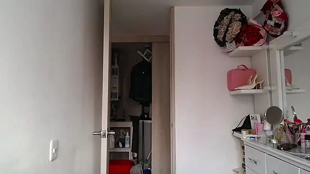 Barbie girl 69 online show from June 26, 12:09 pm
