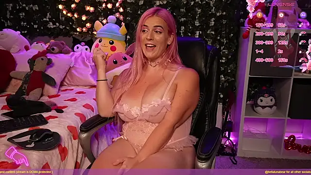 bellalunabear online show from February 10, 11:55 pm