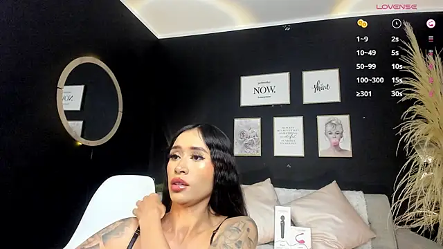 Kim ev online show from December 13, 1:33 pm