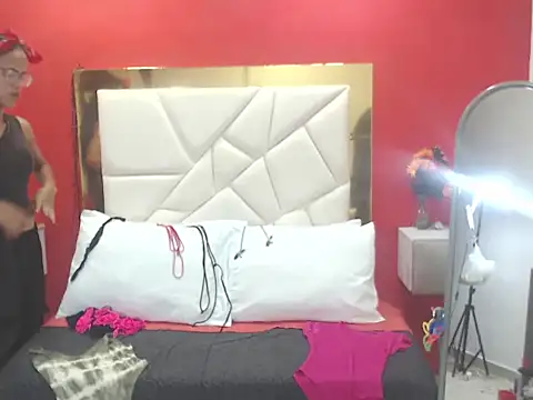 CanellaHotx online show from October 14, 3:02 pm