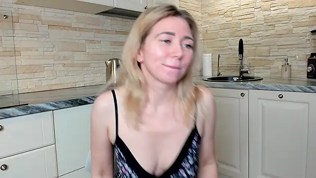 amanda   grey online show from December 4, 4:48 pm