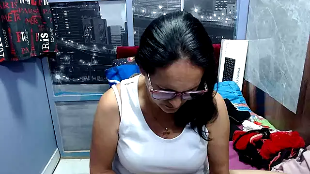 Nastylatinaxxx online show from January 15, 10:46 pm