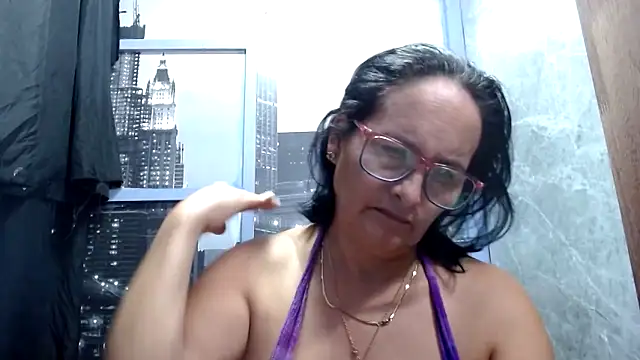 Nastylatinaxxx online show from February 13, 9:11 pm