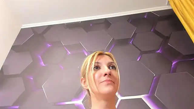 Snapshot of RileyLanna chatting on February 21, 10:50 am RileyLanna online show from February 21, 10:50 am