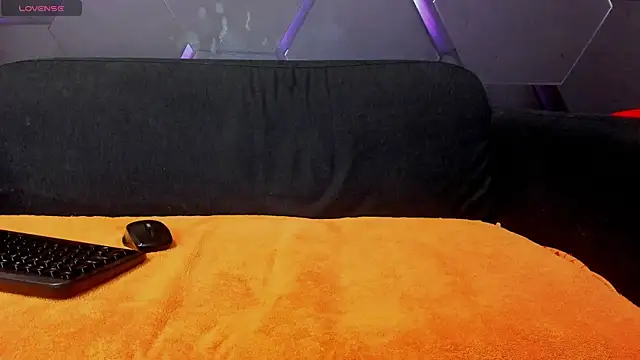 Snapshot of RileyLanna chatting on March 8, 9:39 am RileyLanna online show from March 8, 9:39 am