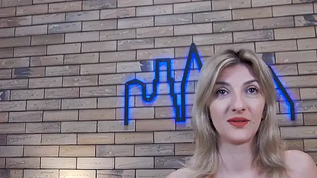 Snapshot of RileyLanna chatting on October 3, 3:14 am RileyLanna online show from October 3, 3:14 am