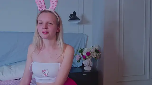 Snapshot of Beatrica_Klein chatting on December 10, 5:55 pm Beatrica Klein online show from December 10, 5:55 pm
