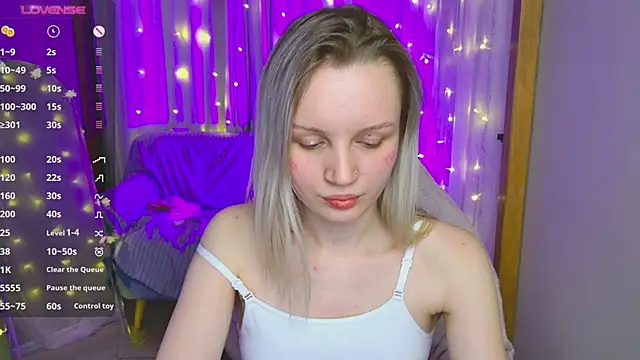 Snapshot of Beatrica_Klein chatting on January 1, 7:53 pm Beatrica Klein online show from January 1, 7:53 pm
