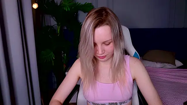 Snapshot of Beatrica_Klein chatting on January 14, 2:22 pm Beatrica Klein online show from January 14, 2:22 pm