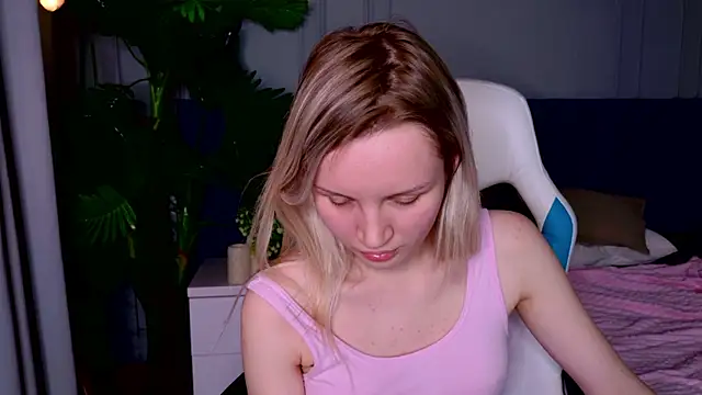 Snapshot of Beatrica_Klein chatting on January 14, 5:23 pm Beatrica Klein online show from January 14, 5:23 pm
