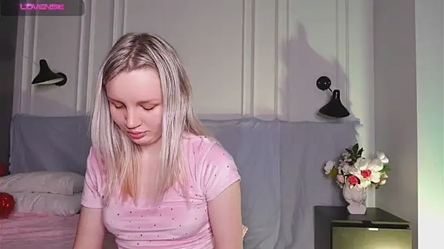 Snapshot of Beatrica_Klein chatting on February 9, 5:33 pm Beatrica Klein online show from February 9, 5:33 pm