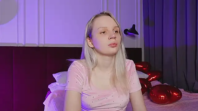 Snapshot of Beatrica_Klein chatting on February 16, 1:49 pm Beatrica Klein online show from February 16, 1:49 pm