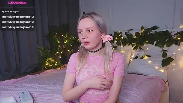 Snapshot of Beatrica_Klein chatting on March 1, 5:38 pm Beatrica Klein online show from March 1, 5:38 pm