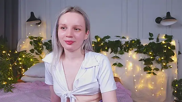 Snapshot of Beatrica_Klein chatting on March 8, 5:22 pm Beatrica Klein online show from March 8, 5:22 pm
