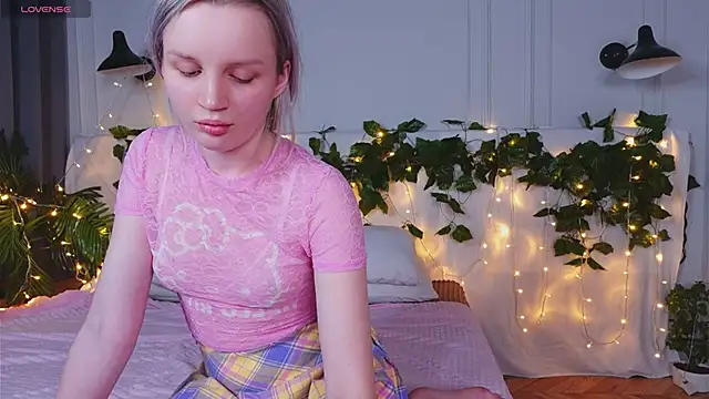 Snapshot of Beatrica_Klein chatting on March 9, 5:39 pm Beatrica Klein online show from March 9, 5:39 pm