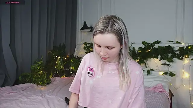 Snapshot of Beatrica_Klein chatting on March 12, 5:28 pm Beatrica Klein online show from March 12, 5:28 pm